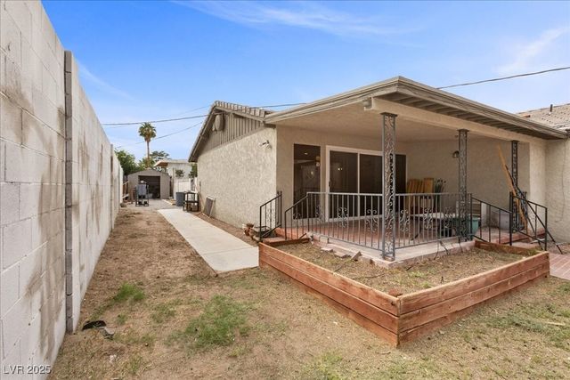 2211 EDGEWOOD Avenue, Las Vegas, NV 89102