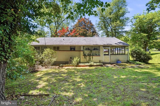 811 RIDLEY CREEK DR, Media, PA 19063