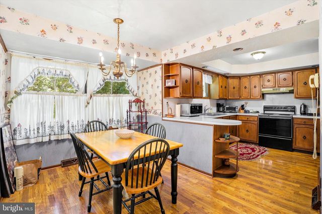 811 RIDLEY CREEK DR, Media, PA 19063