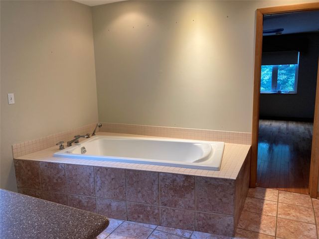 301 STUART Way, Erie, PA 16509