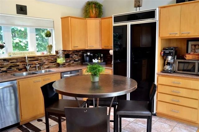 301 STUART Way, Erie, PA 16509