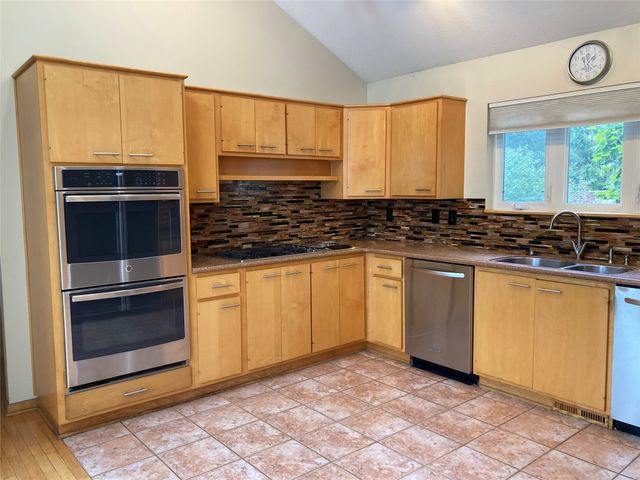 301 STUART Way, Erie, PA 16509
