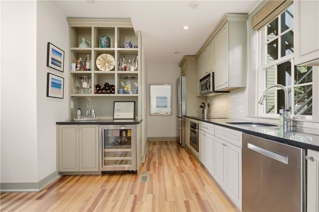 364 Bellevue Avenue, Newport, RI 02840