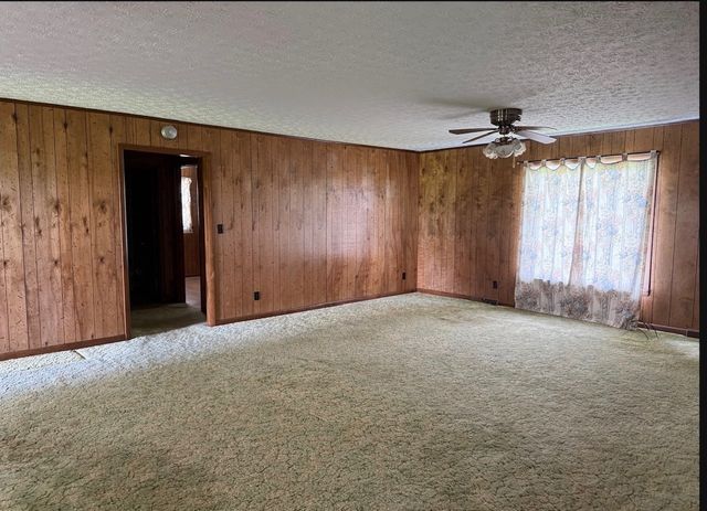 637 Sheehy Rd, Mc Ewen, TN 37101