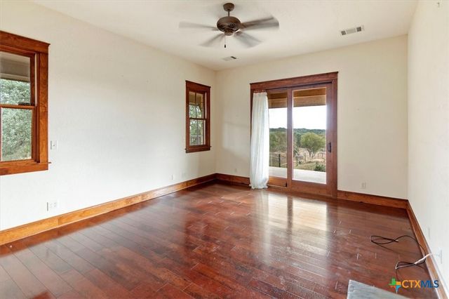 1250 Rocky Hollow Drive, Burnet, TX 78611