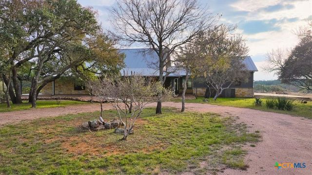 1250 Rocky Hollow Drive, Burnet, TX 78611