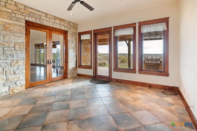 1250 Rocky Hollow Drive, Burnet, TX 78611