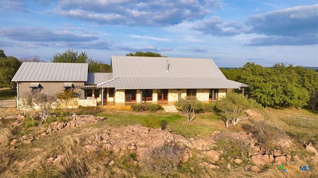1250 Rocky Hollow Drive, Burnet, TX 78611