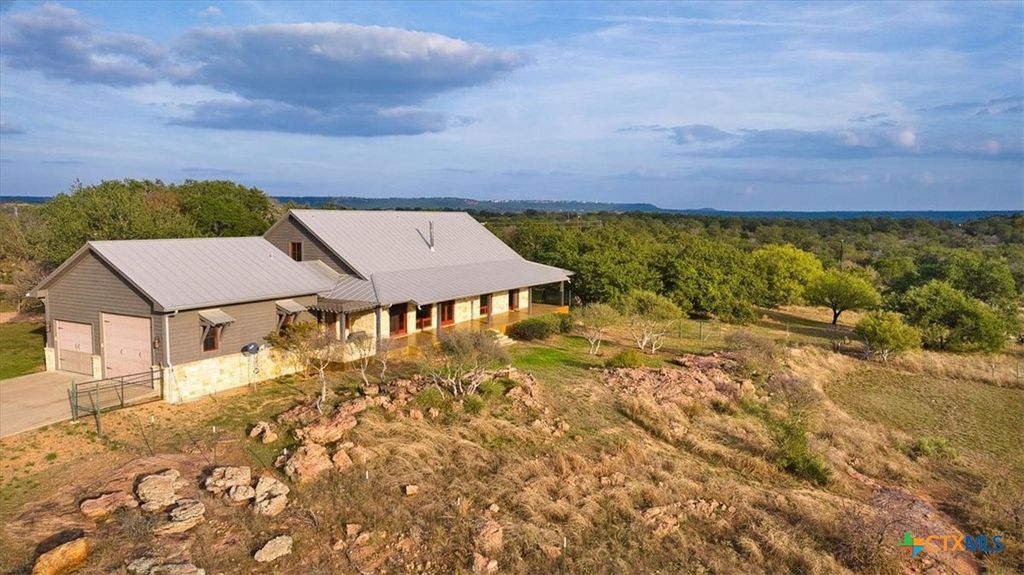 1250 Rocky Hollow Drive, Burnet, TX 78611