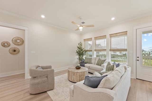 4046 Miramar Court, Galveston, TX 77554