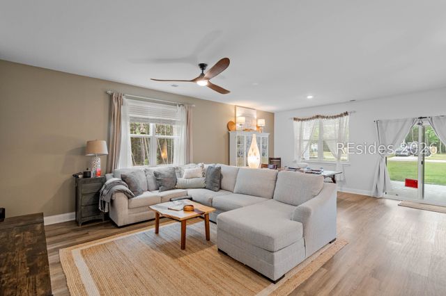 852 Settings Dr E, Yemassee, SC 29945