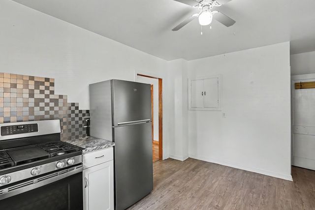 5936 SW 2nd Street, Des Moines, IA 50315