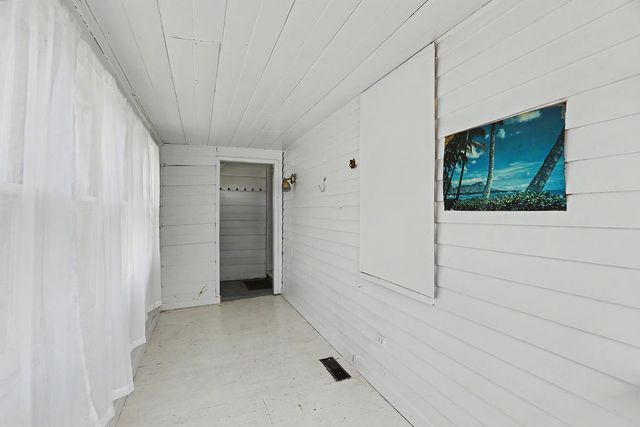 5936 SW 2nd Street, Des Moines, IA 50315