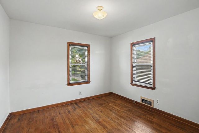 5936 SW 2nd Street, Des Moines, IA 50315