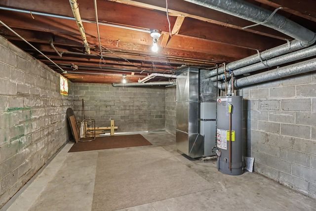 5936 SW 2nd Street, Des Moines, IA 50315