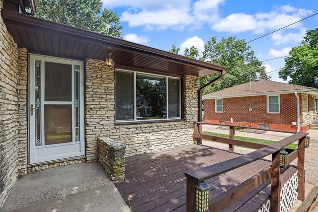 5936 SW 2nd Street, Des Moines, IA 50315