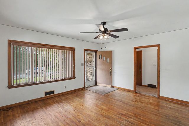 5936 SW 2nd Street, Des Moines, IA 50315