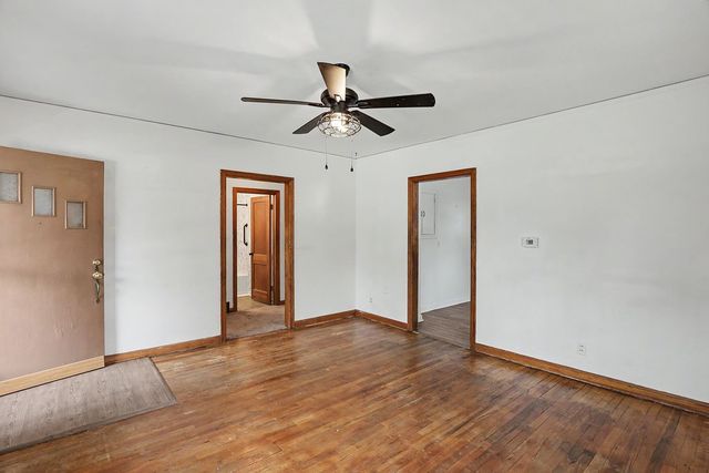 5936 SW 2nd Street, Des Moines, IA 50315