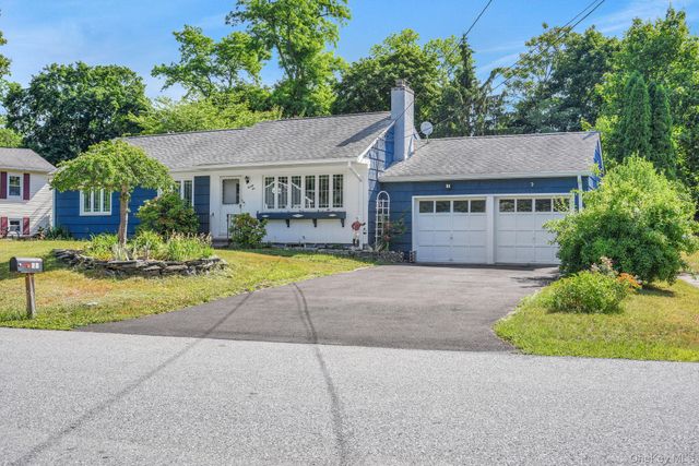 22 Greenvale Farms Road, Poughkeepsie, NY 12603