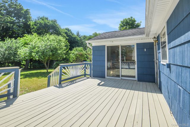 22 Greenvale Farms Road, Poughkeepsie, NY 12603