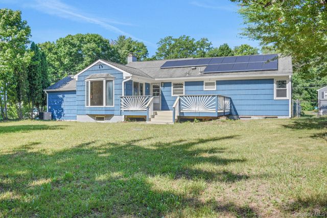 22 Greenvale Farms Road, Poughkeepsie, NY 12603