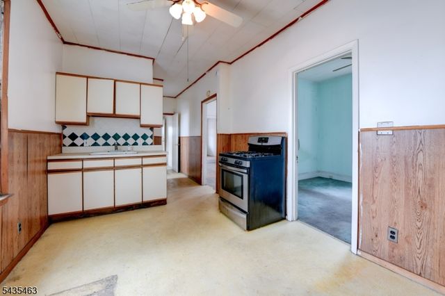 110 W 16Th St, Linden City, NJ 07036