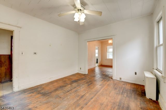 110 W 16Th St, Linden City, NJ 07036