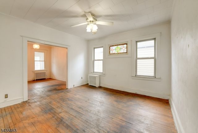110 W 16Th St, Linden City, NJ 07036