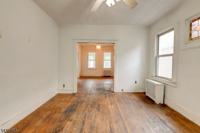 110 W 16Th St, Linden City, NJ 07036