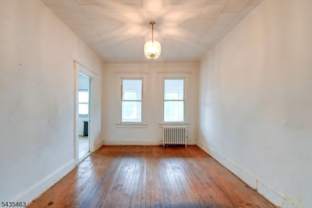 110 W 16Th St, Linden City, NJ 07036