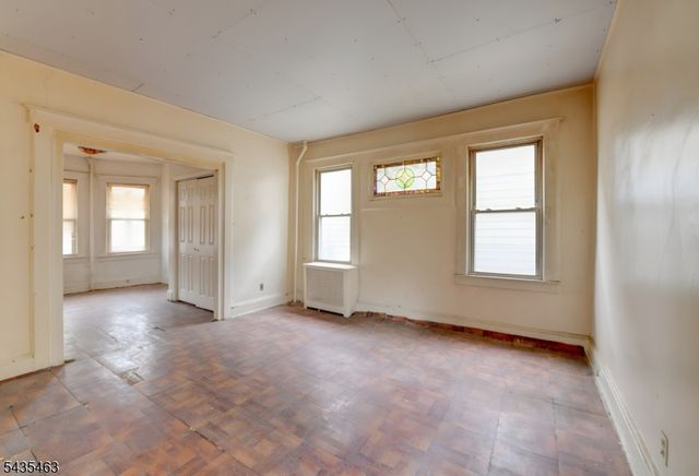 110 W 16Th St, Linden City, NJ 07036