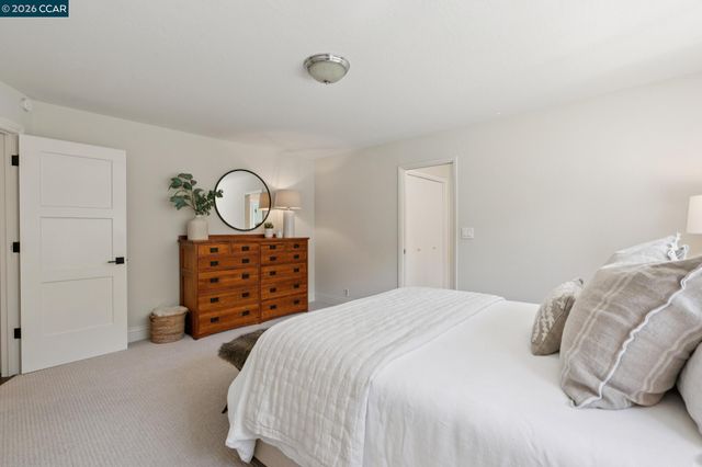 294 Deerfield Dr, Moraga, CA 94556