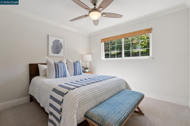 294 Deerfield Dr, Moraga, CA 94556