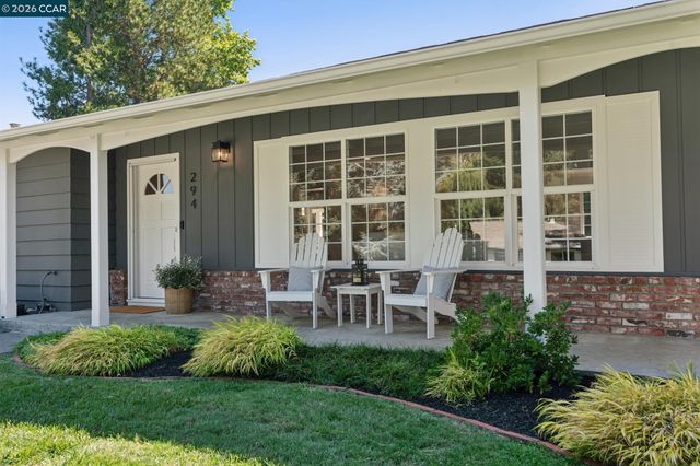 294 Deerfield Dr, Moraga, CA 94556