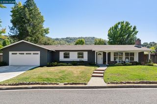 294 Deerfield Dr, Moraga, CA 94556