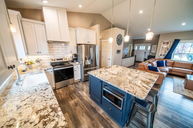 695 Marcus Pl NE, Byron, MN 55920
