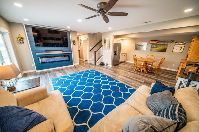 695 Marcus Pl NE, Byron, MN 55920