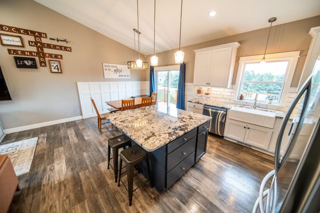 695 Marcus Pl NE, Byron, MN 55920