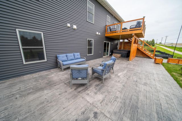 695 Marcus Pl NE, Byron, MN 55920