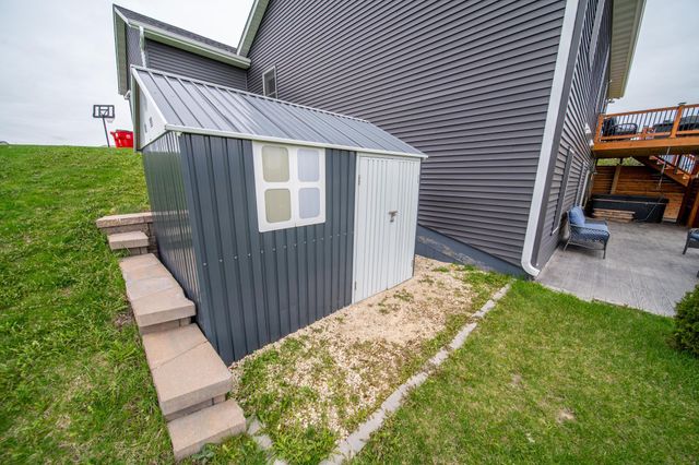 695 Marcus Pl NE, Byron, MN 55920