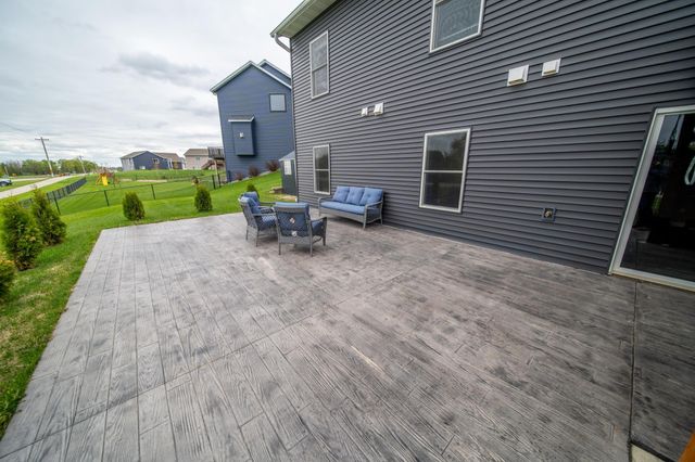 695 Marcus Pl NE, Byron, MN 55920