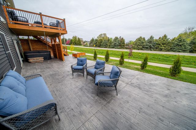 695 Marcus Pl NE, Byron, MN 55920