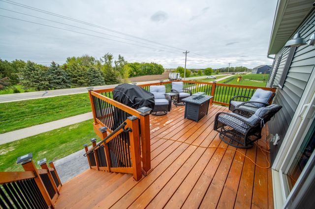 695 Marcus Pl NE, Byron, MN 55920