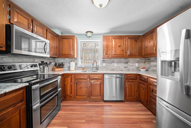 15 Earle Drive, Lee, NH 03861