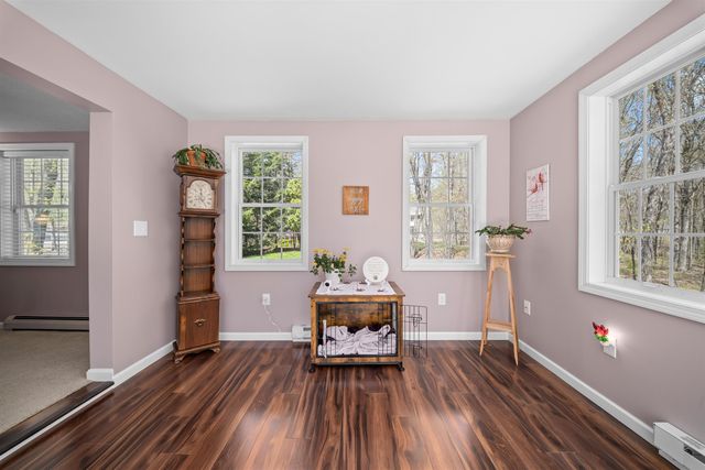 15 Earle Drive, Lee, NH 03861