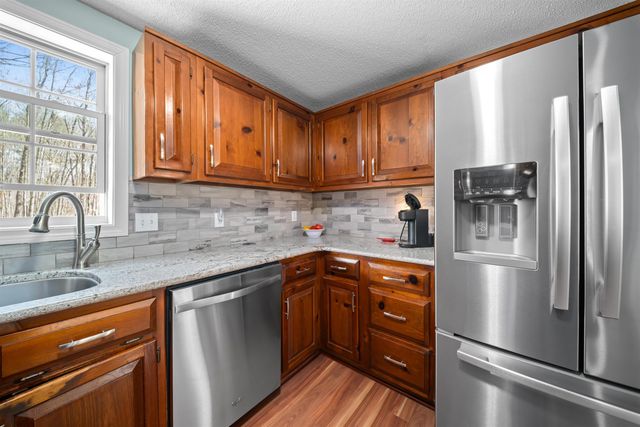 15 Earle Drive, Lee, NH 03861
