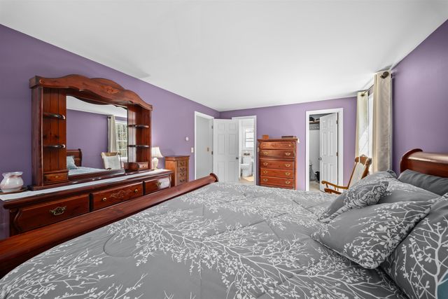 15 Earle Drive, Lee, NH 03861