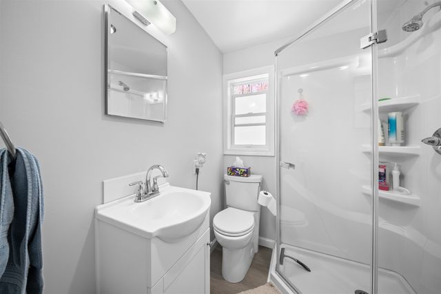 15 Earle Drive, Lee, NH 03861