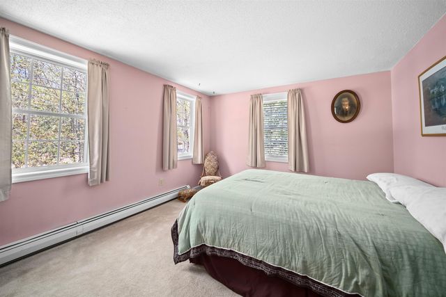 15 Earle Drive, Lee, NH 03861