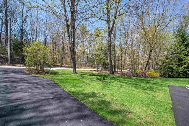 15 Earle Drive, Lee, NH 03861
